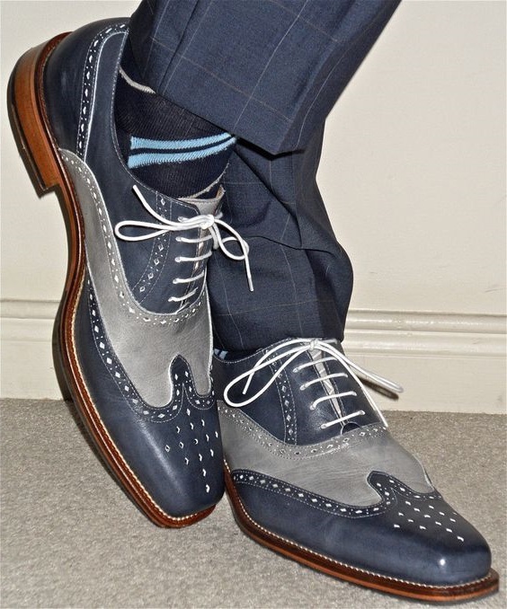 grey dress blue shoes